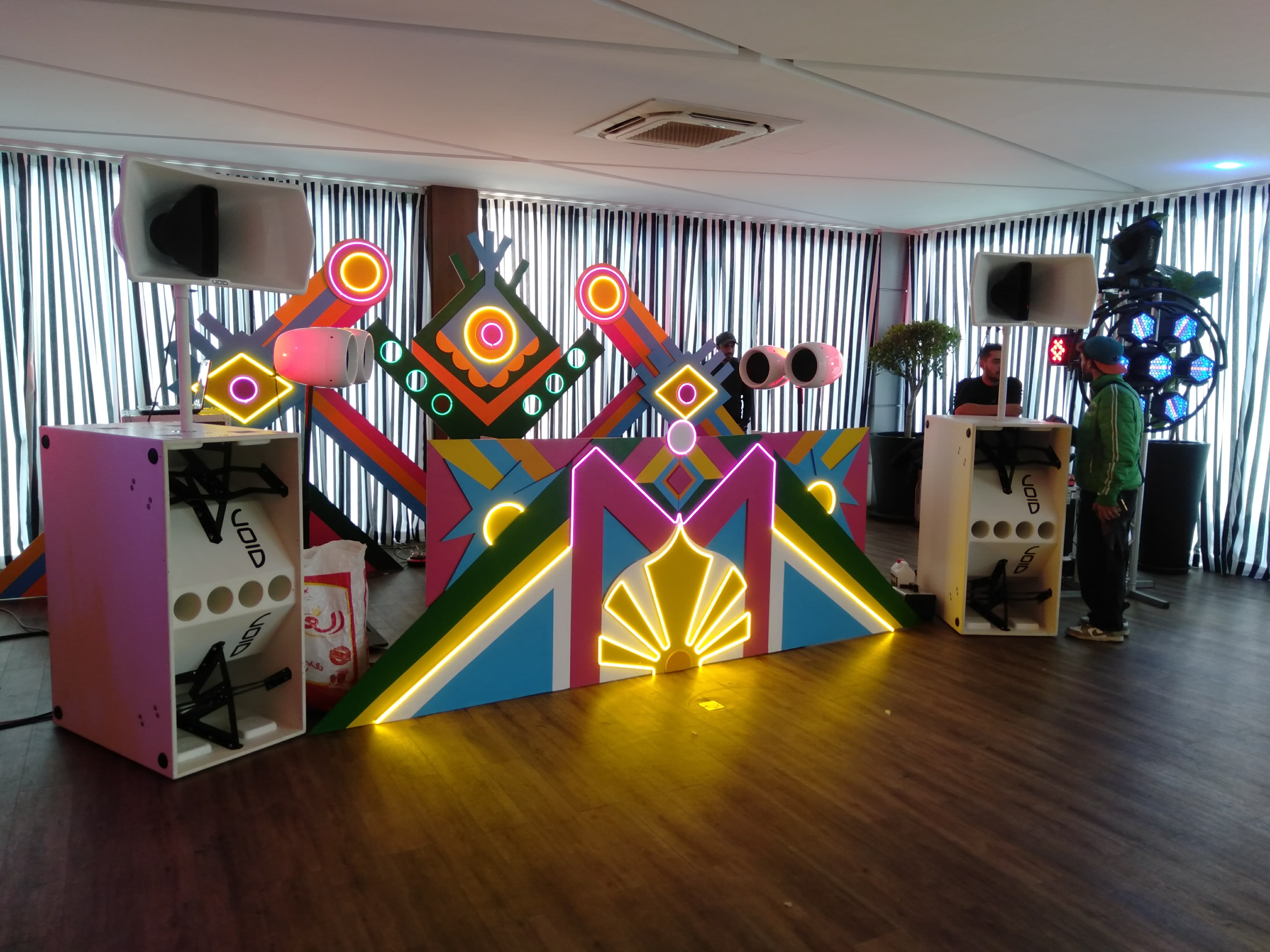 photo Location à Casablanca, Maroc – Système Son VOID Acoustics + Kit DJ